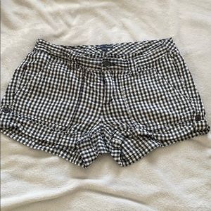 Adorable plaid Gap shorts 💙
